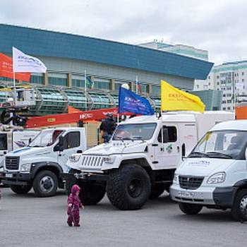 В российских городах прошел самый масштабный смотр коммунальной техники